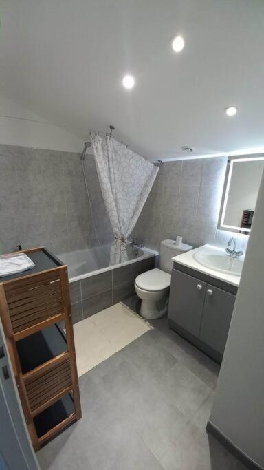Appartement 70 M2 - Terrasse Et Jardin Privatifs Mouguerre Ngoại thất bức ảnh